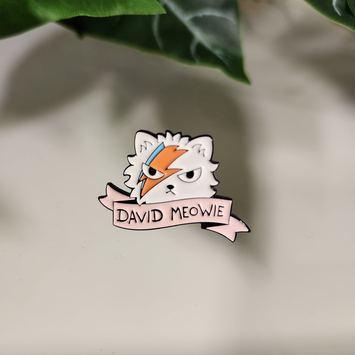 Pin David Meowie