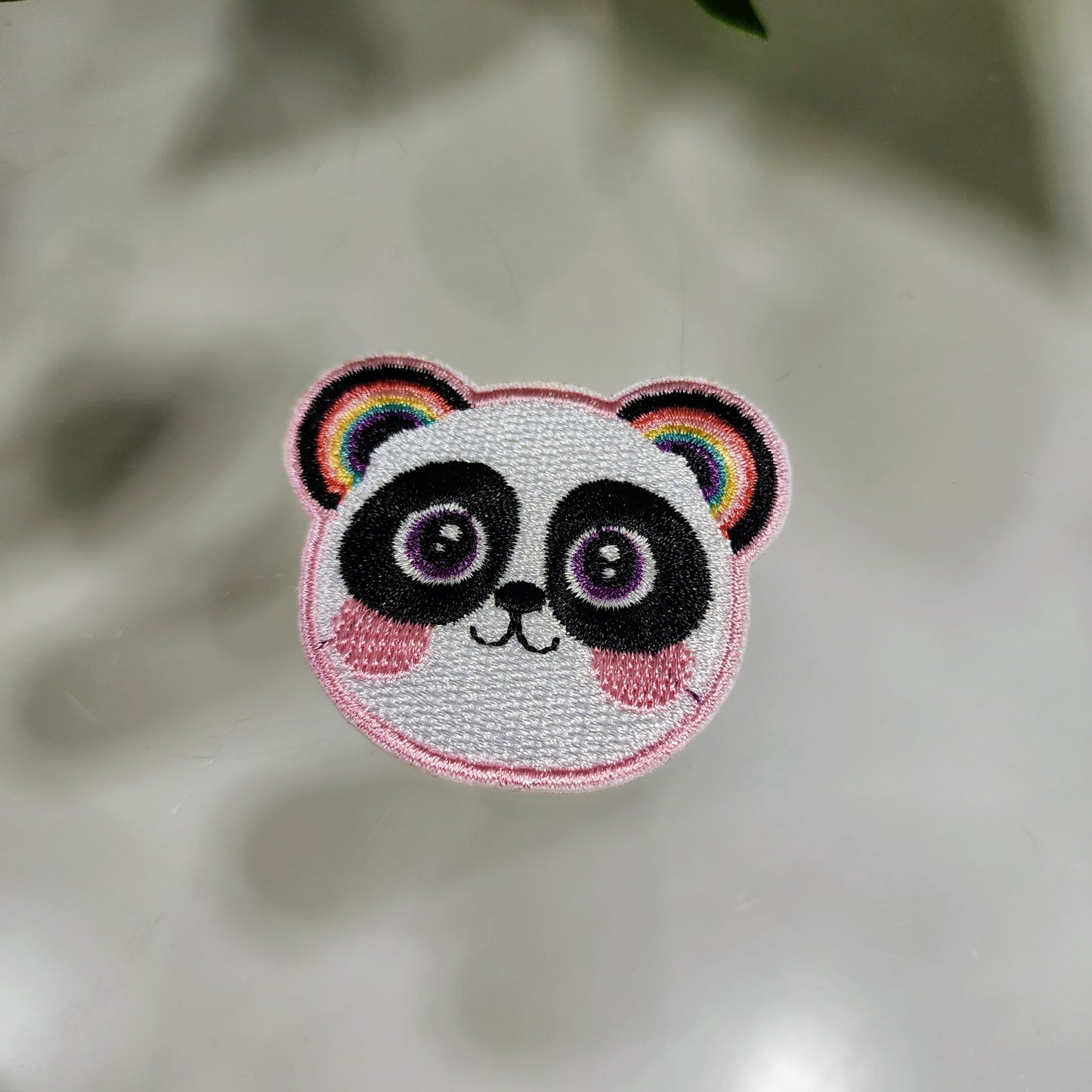 Parche bordado “Panda Rainbow”