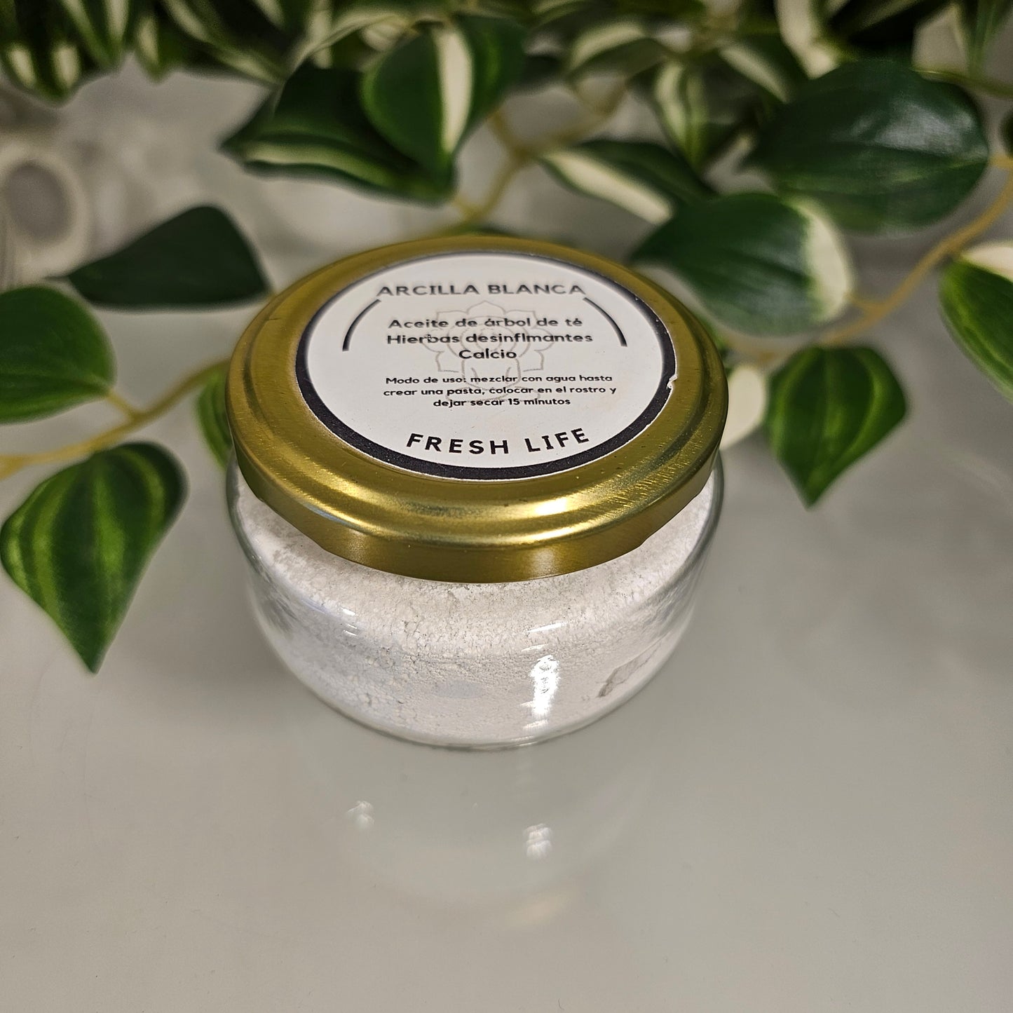 Mascarilla de Arcilla Blanca con Aceite de Árbol de Té, Hierbas Desinflamantes y Calcio