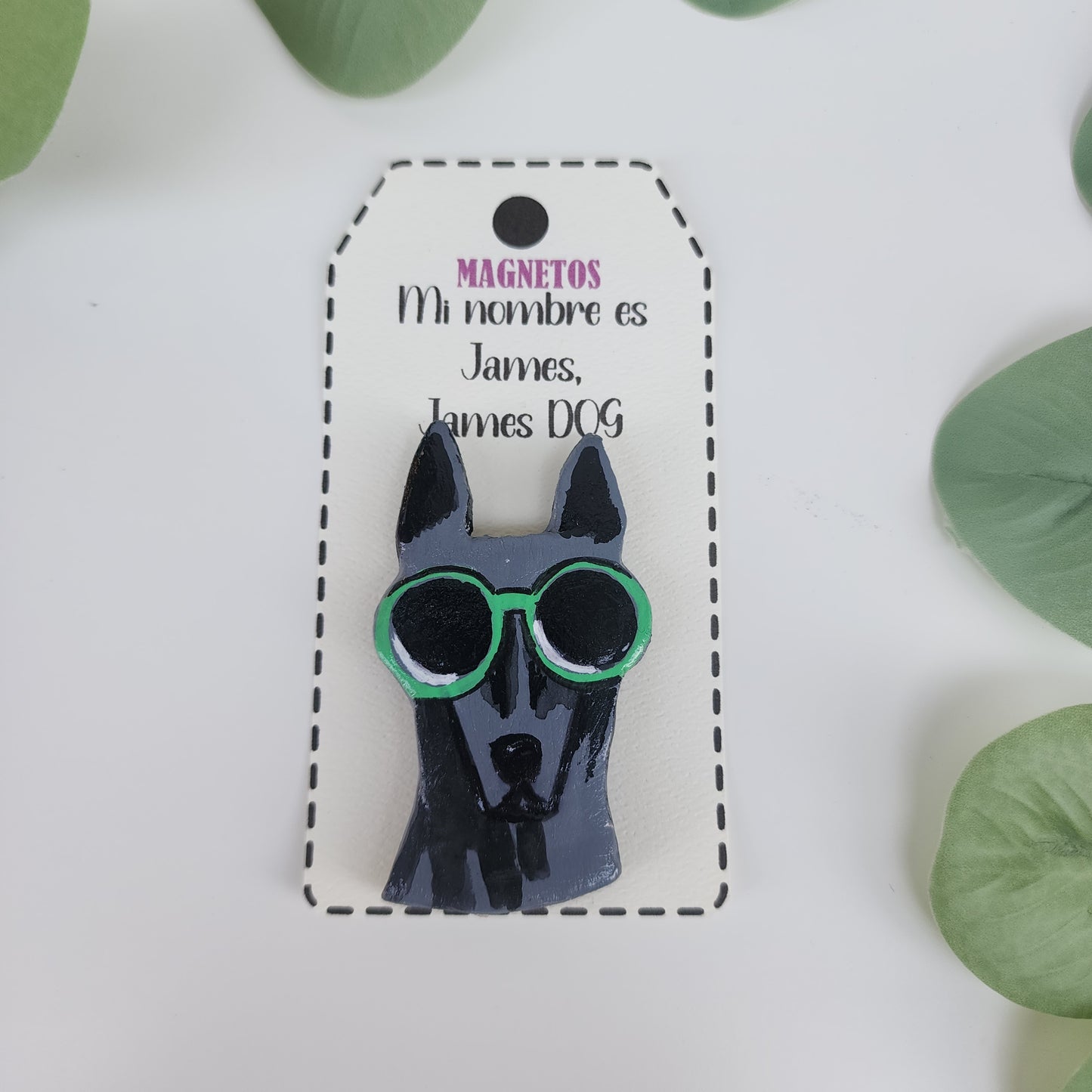 Imán James Dog