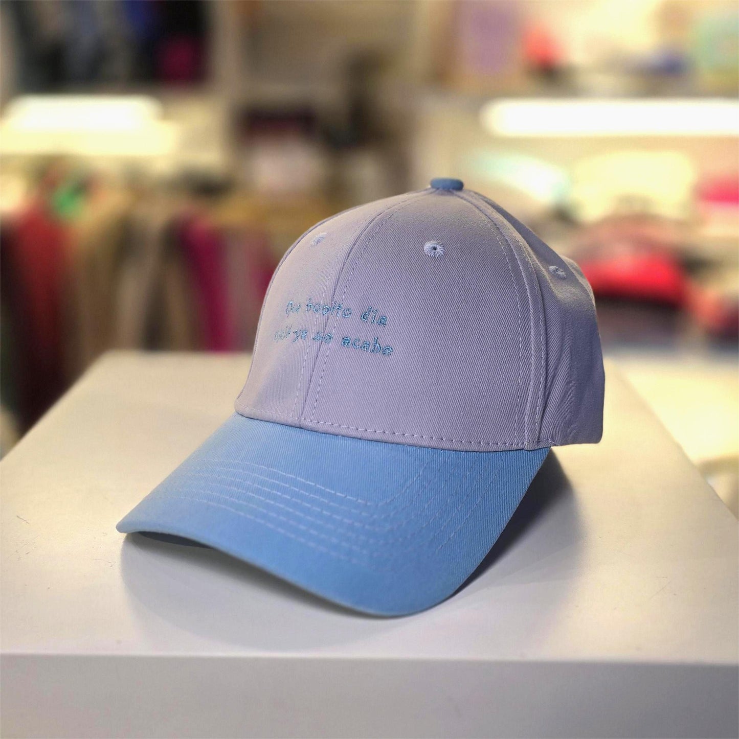 Gorra "Que bonito día, ojalá ya se acabe"