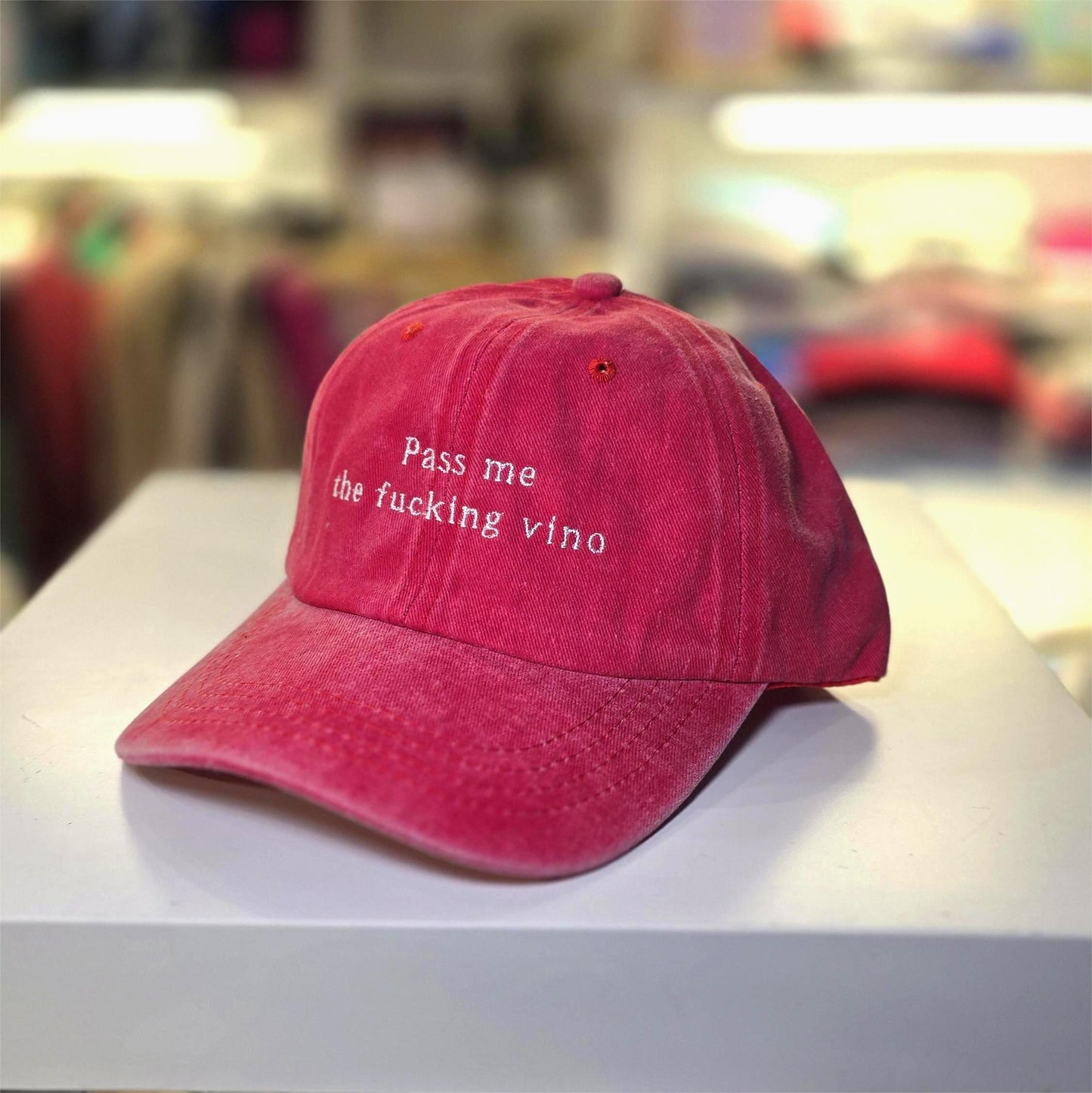 Gorra "Pass me the fucking vino"