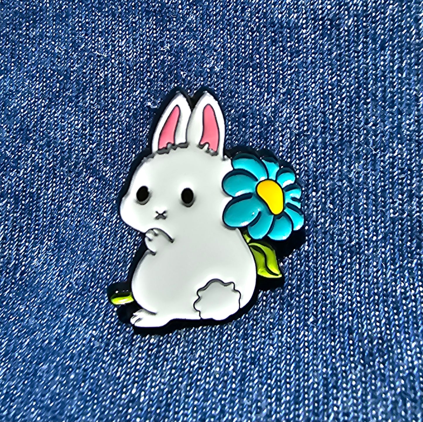 Pin Conejo Con Flor