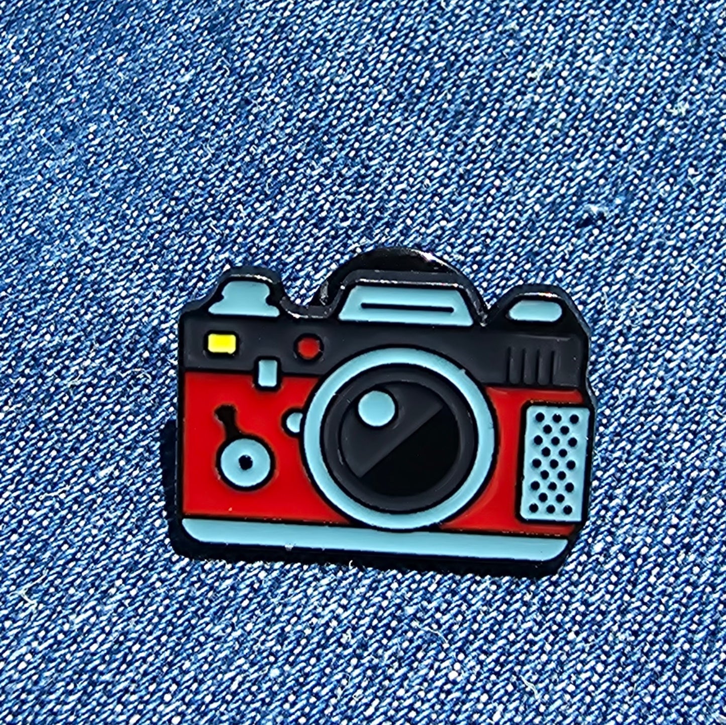 Pin Cámara Fotográfica Roja