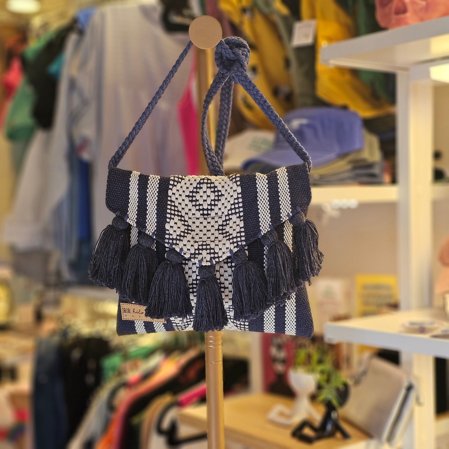 Cross Body Artesanal de Oaxaca Negra con blanco