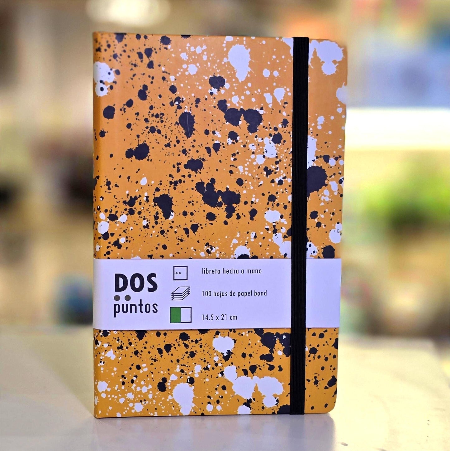 Libreta Amarilla Manchas B/N Hojas Vintage