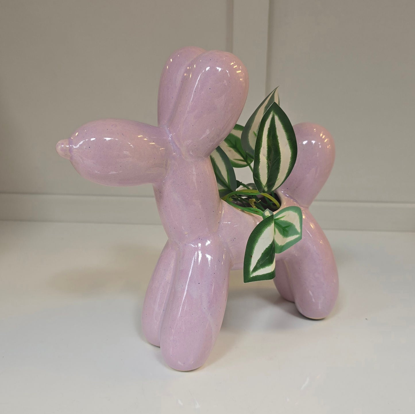 🎈 Maceta Perrito Globo – Lila Pastel