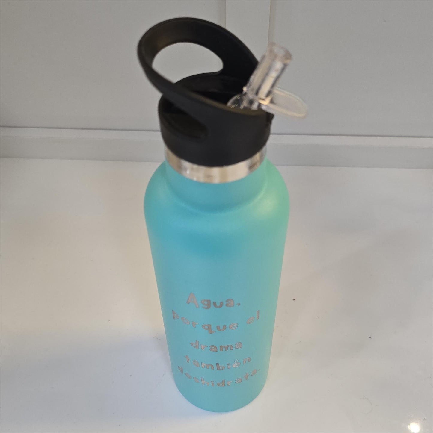 Botella - Agua Porque El Draman Tambien Desidrata - Aqua