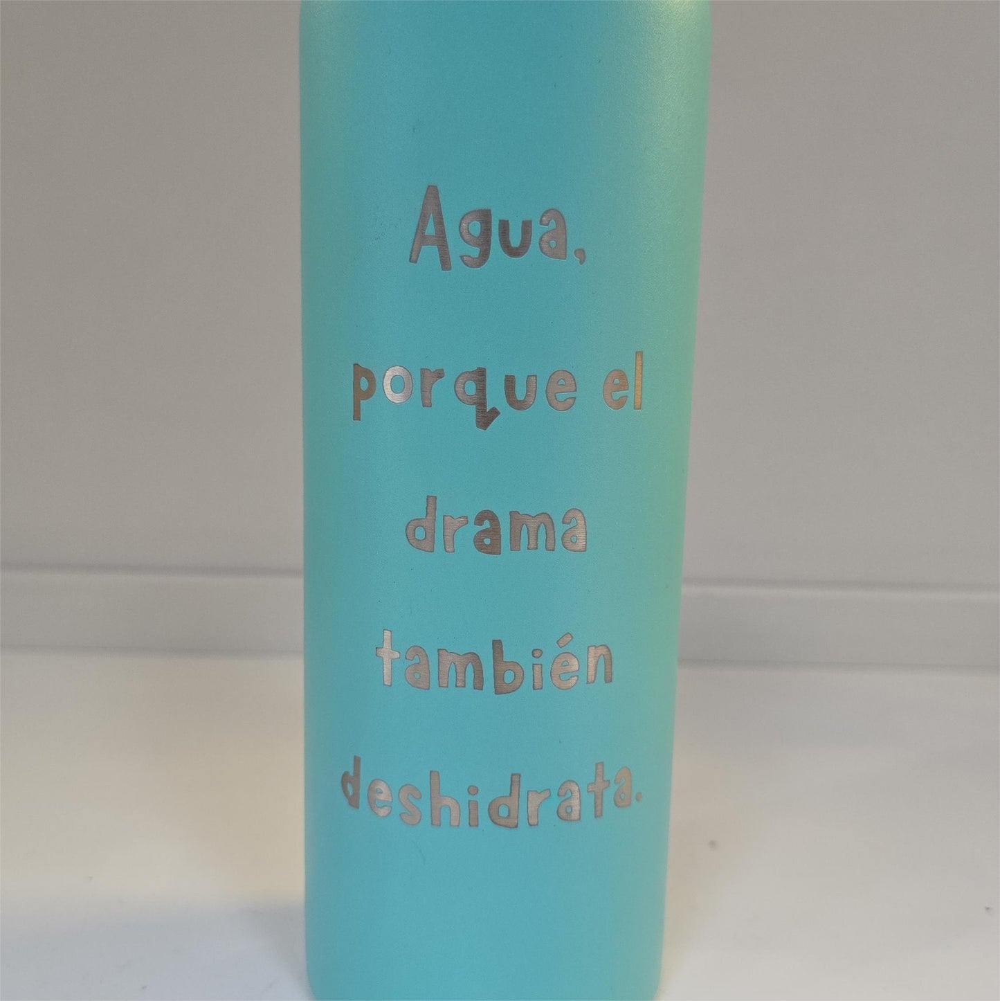 Botella - Agua Porque El Draman Tambien Desidrata - Aqua