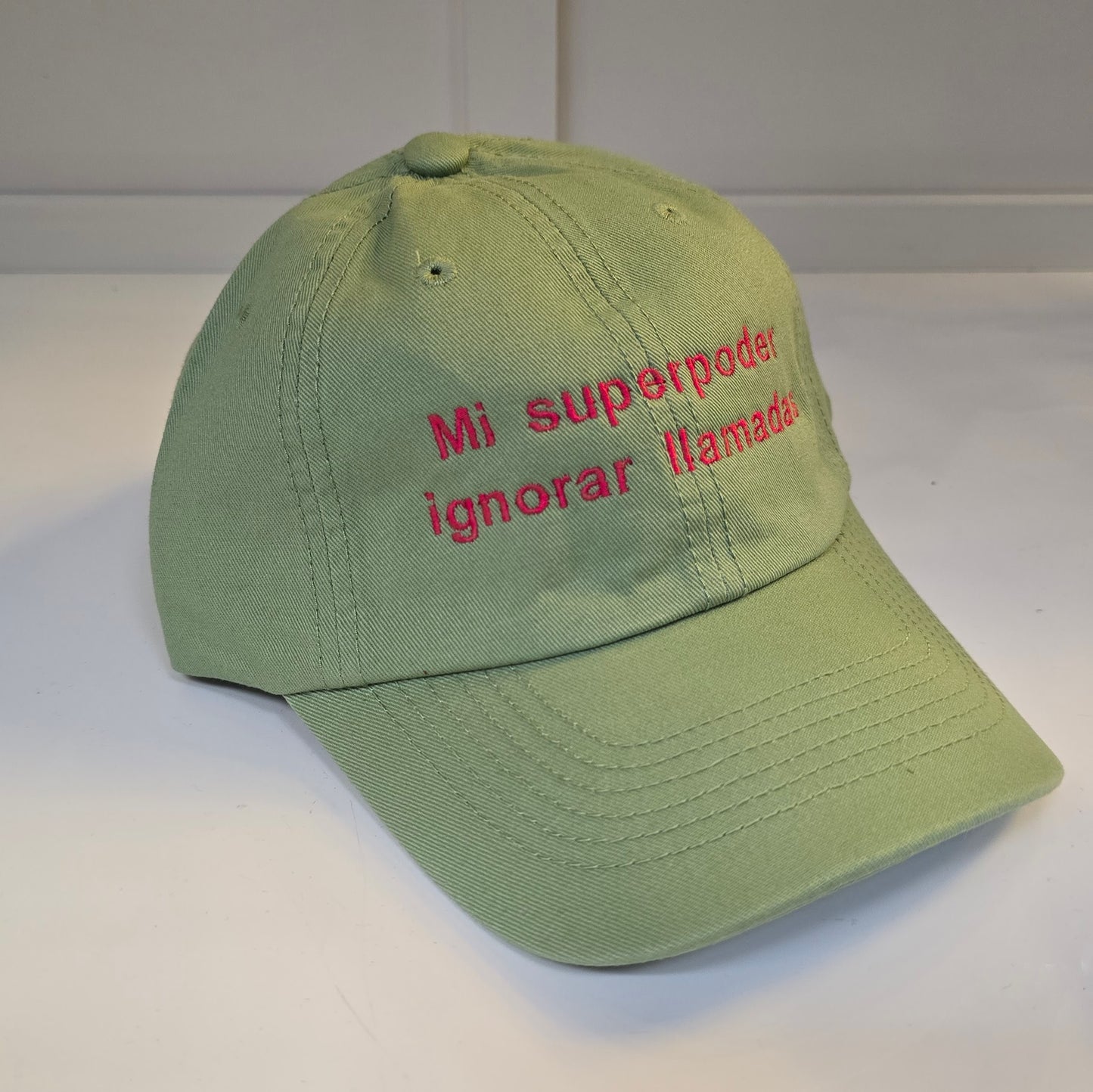 📵 Gorra “Mi superpoder: ignorar llamadas”
