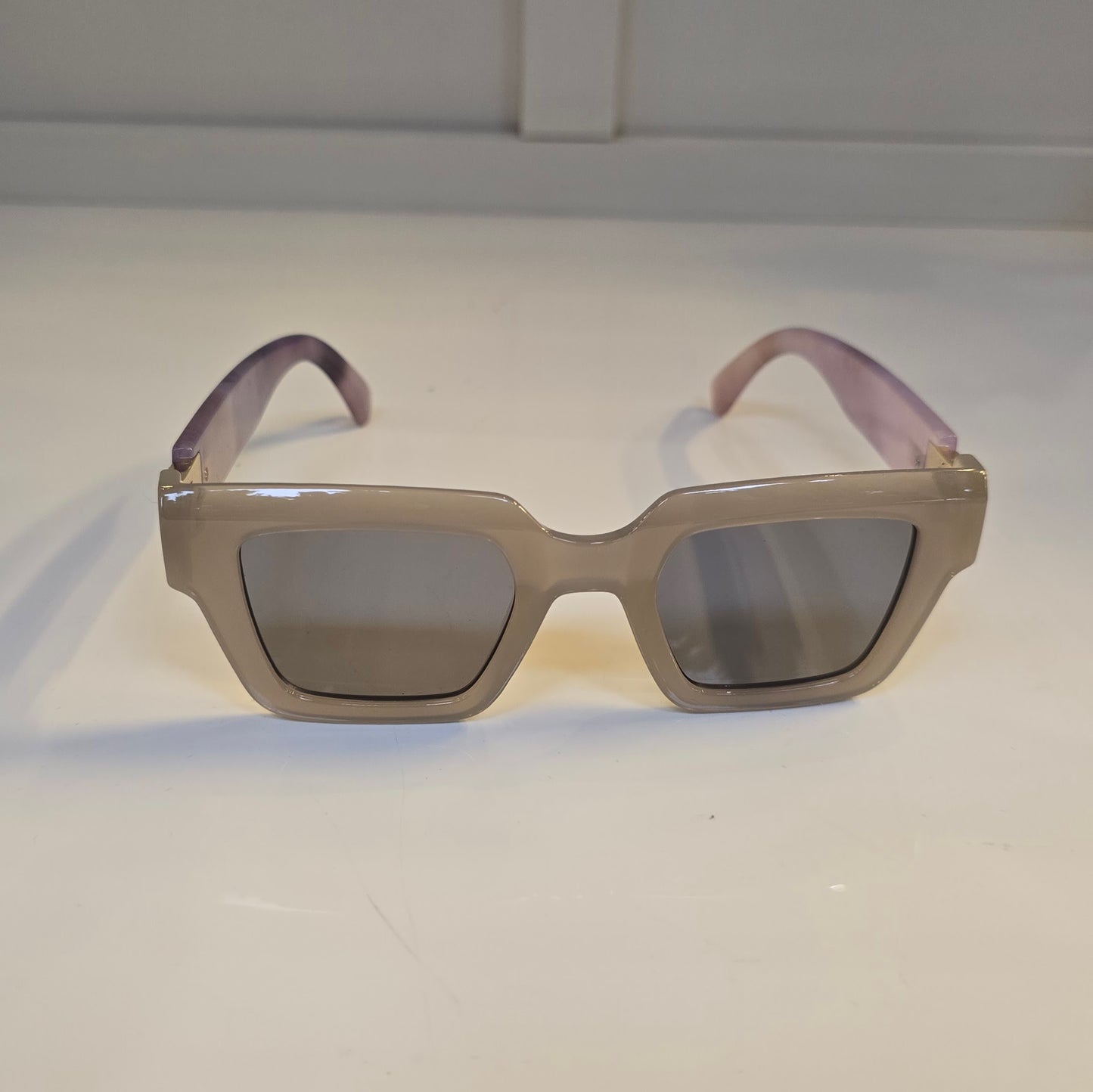 Lentes "Luna" en beige y lila
