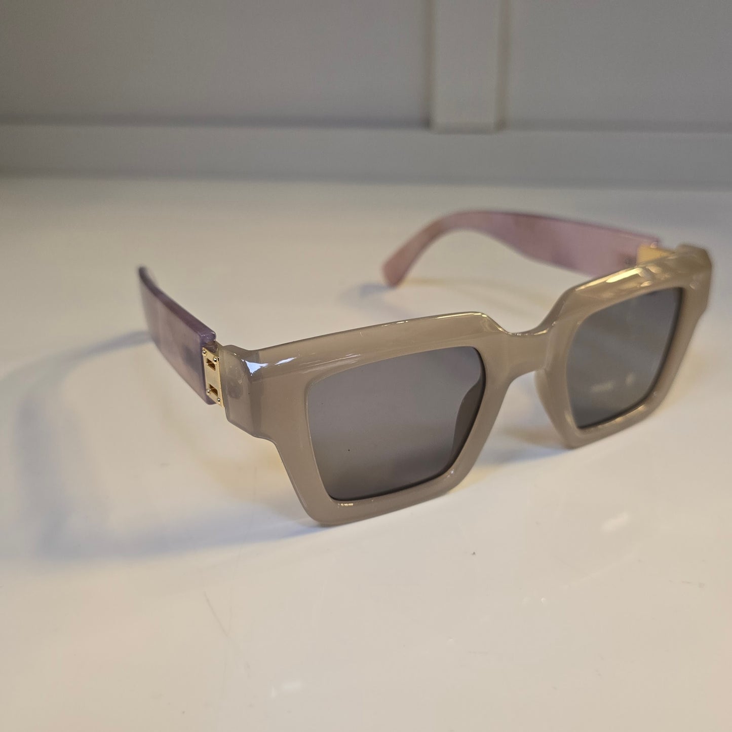 Lentes "Luna" en beige y lila