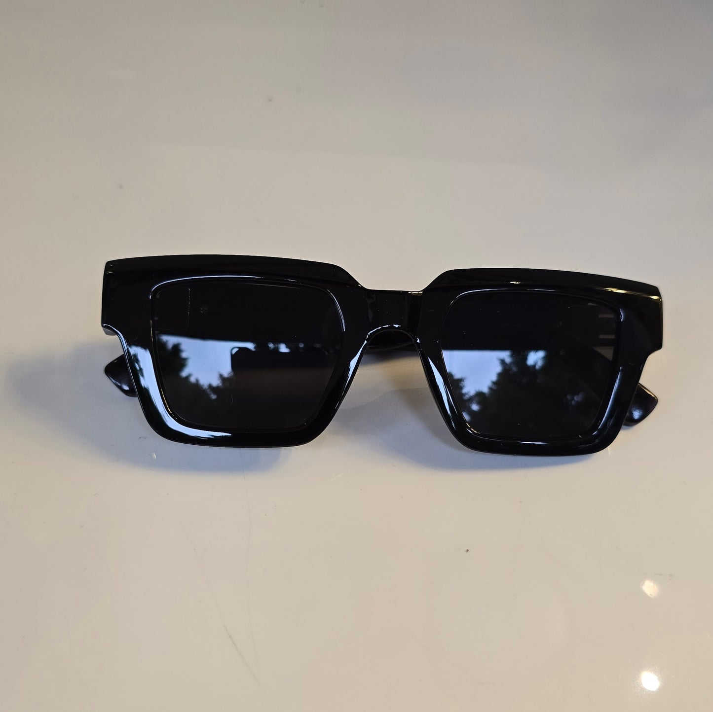 Lentes "Noir Classique" en negro brillante