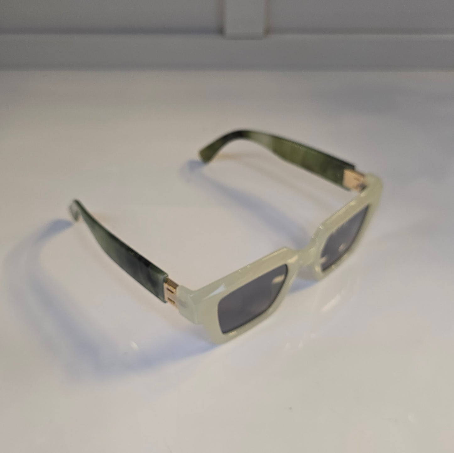 Lentes "Ivory" en marfil y verde jaspeado