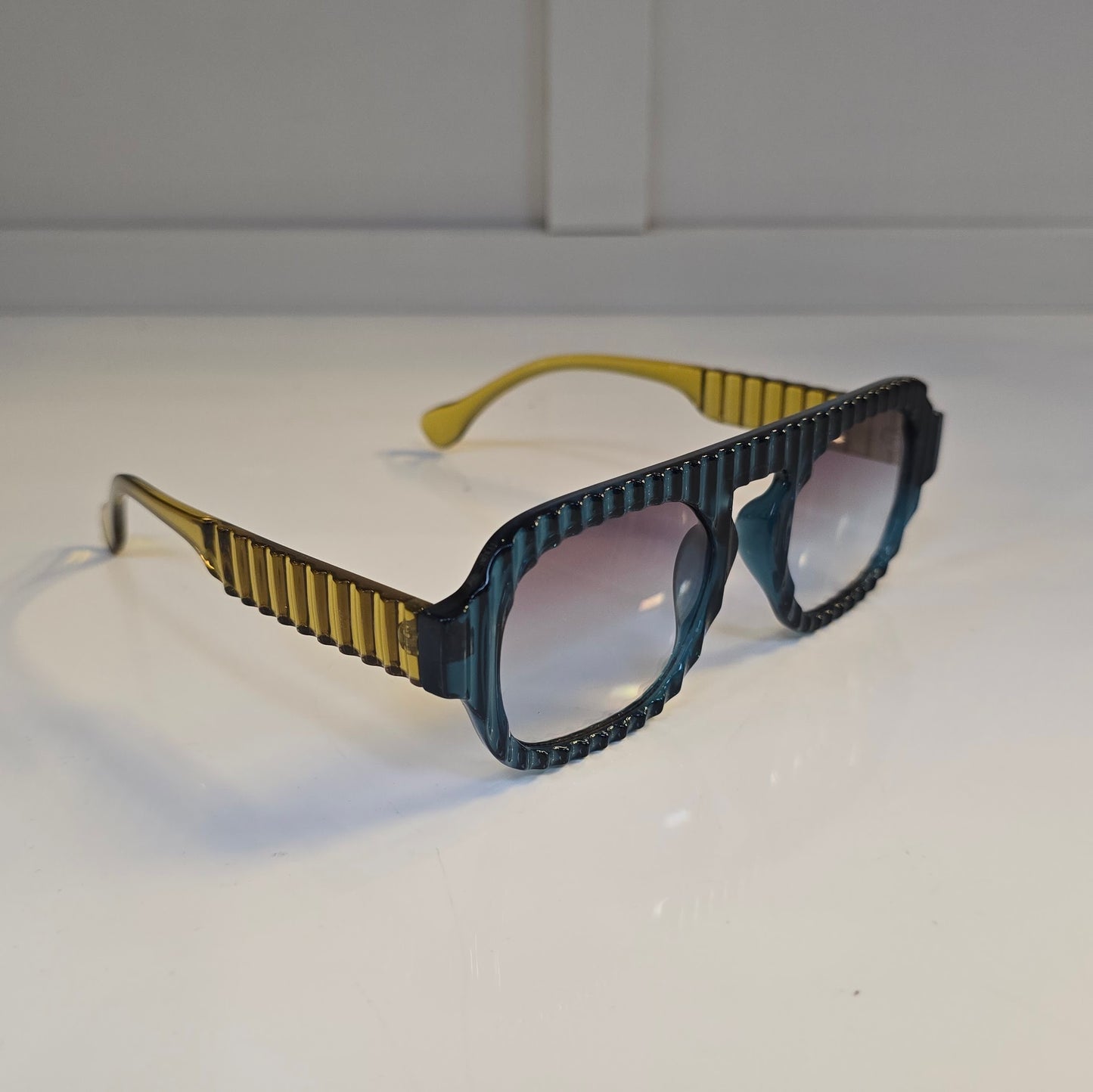 Lentes "Galáctica" en azul y amarillo