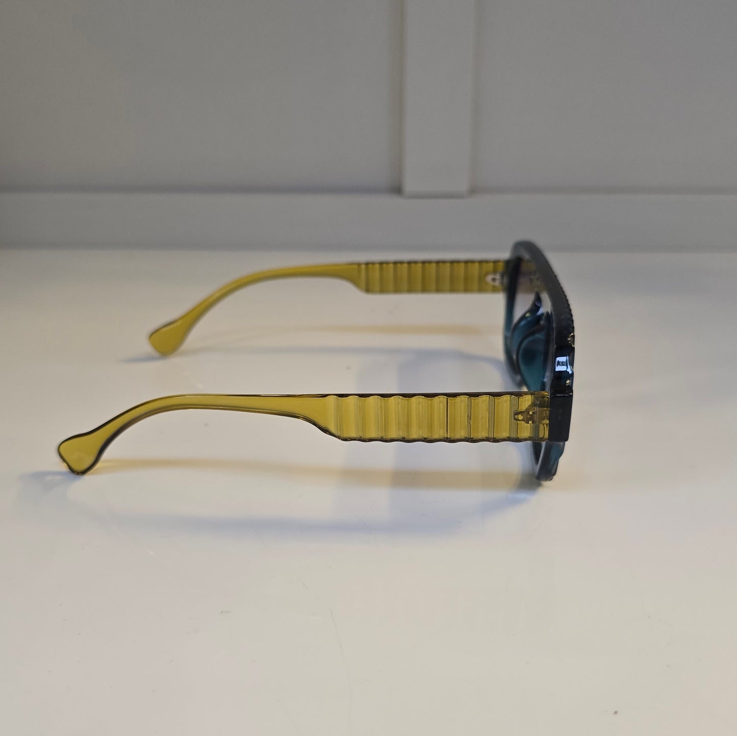 Lentes "Galáctica" en azul y amarillo