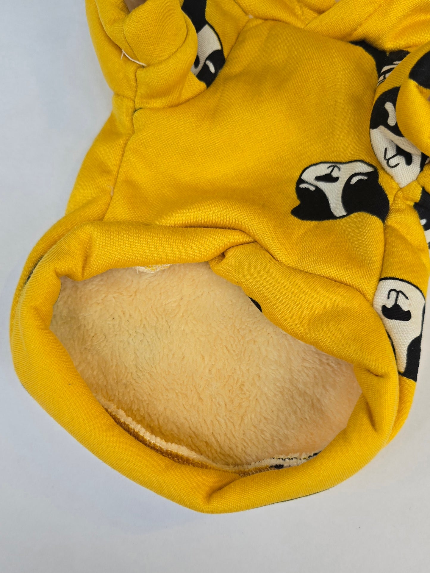 💛 Sudadera amarilla con caritas de perrito