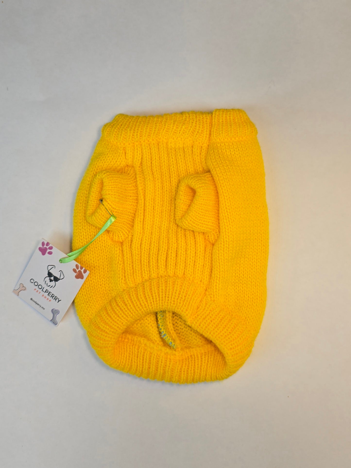 🦖 Suéter amarillo con escamas azules (estilo dinosaurio)