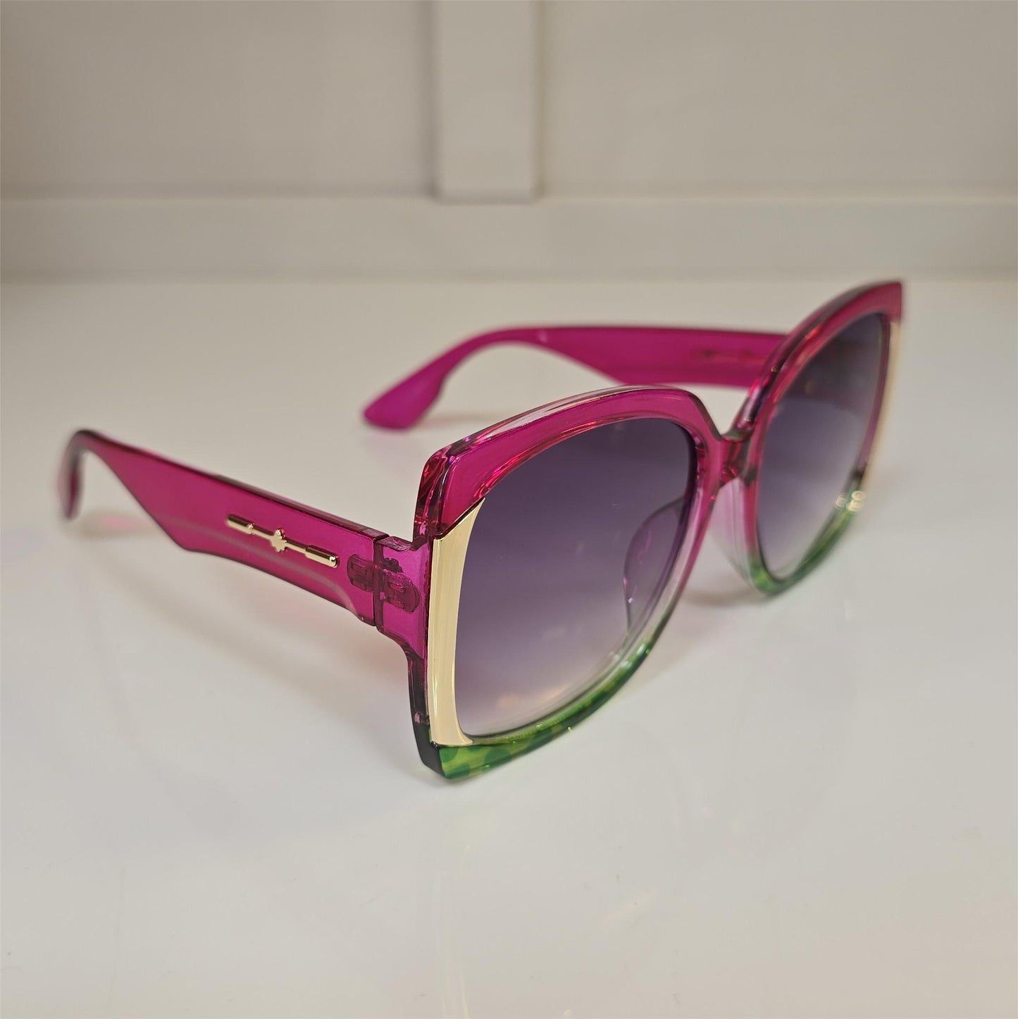 Lentes "Tropikiss" en rosa con verde y detalle dorado