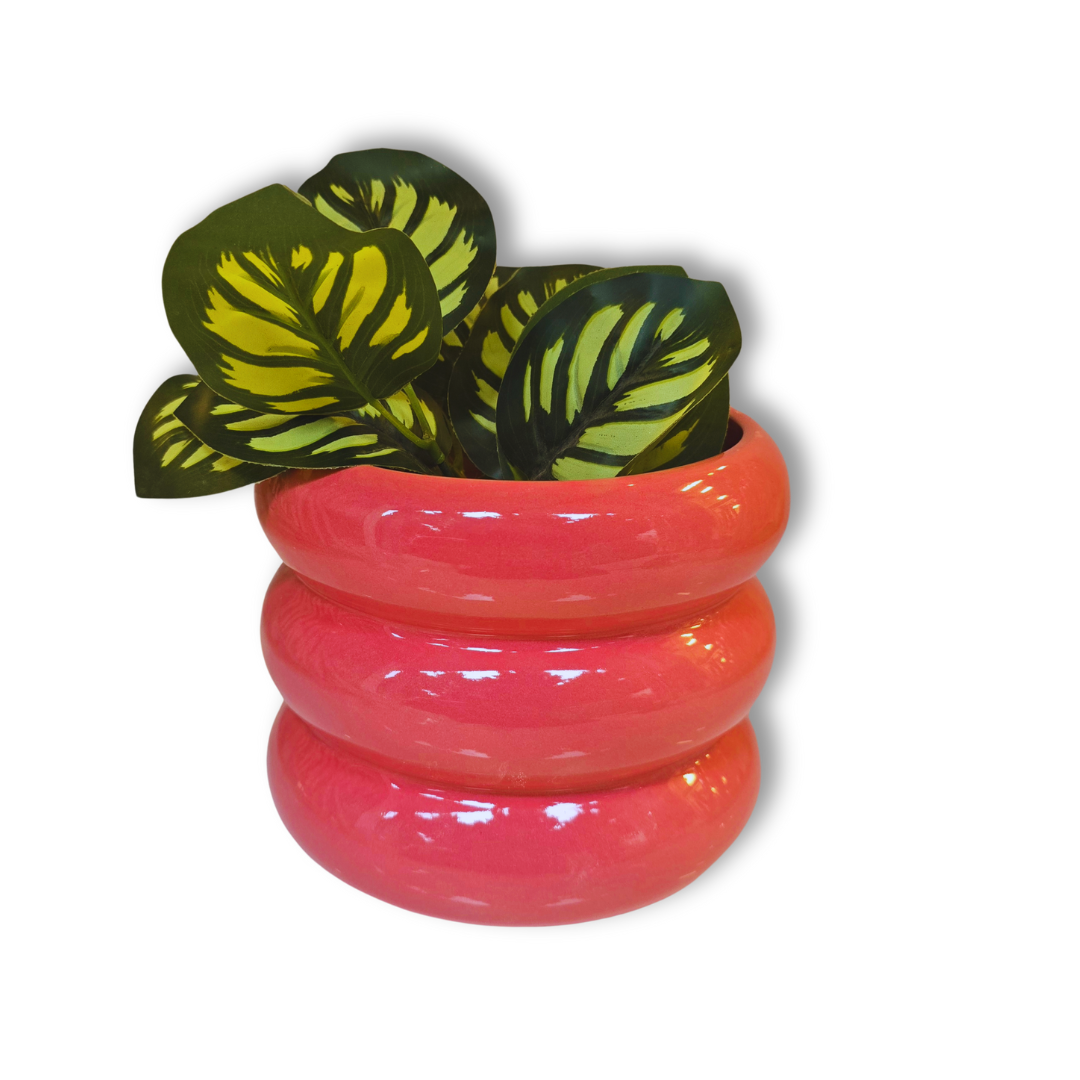 Maceta Ondulada Rosa Coral – Dulce, audaz y con alma de diseño 🍓💗