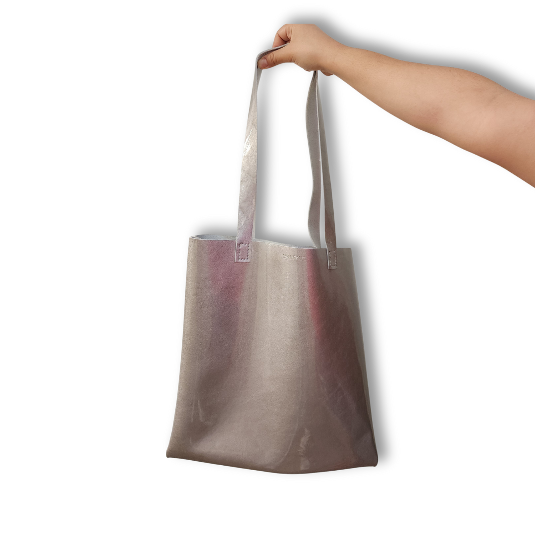 Tote de Piel Plateada Grande