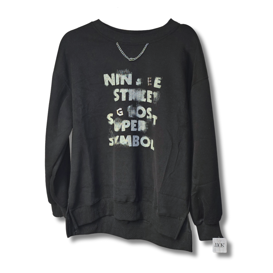 Sudadera Unisex Negra Con Texto Desgastado