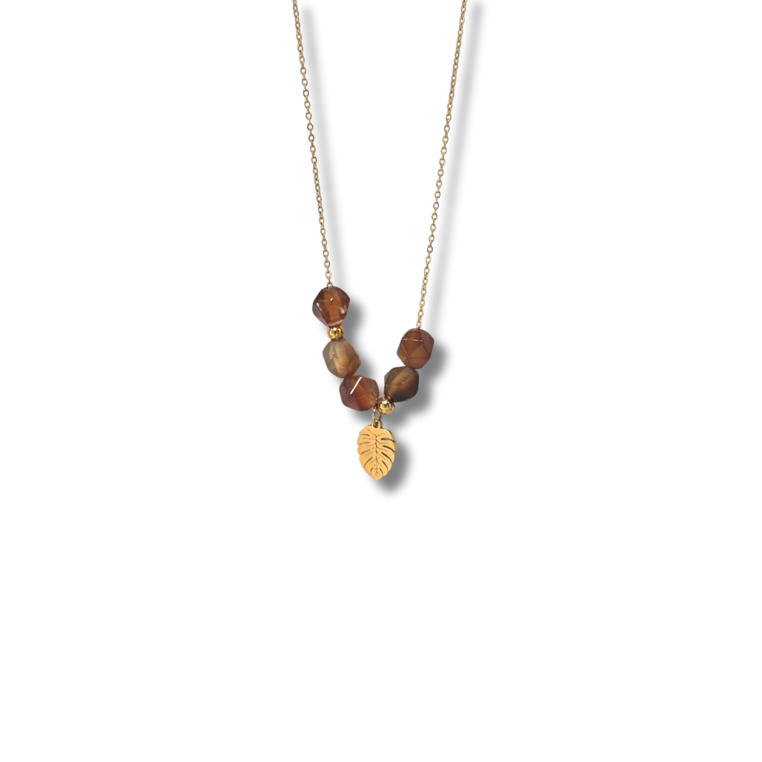 Collar hoja dorada con tonos tierra 🍂