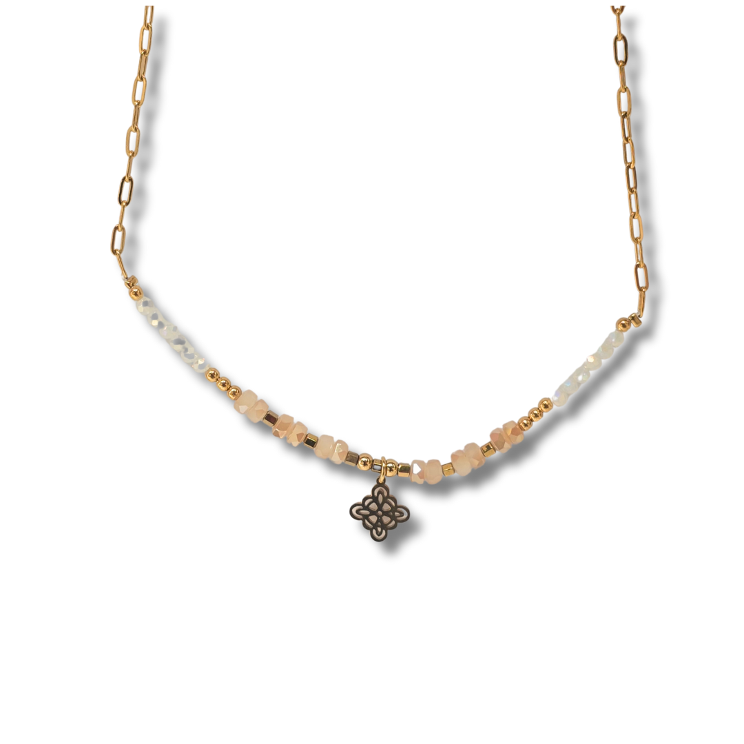 Collar nude con dije✨