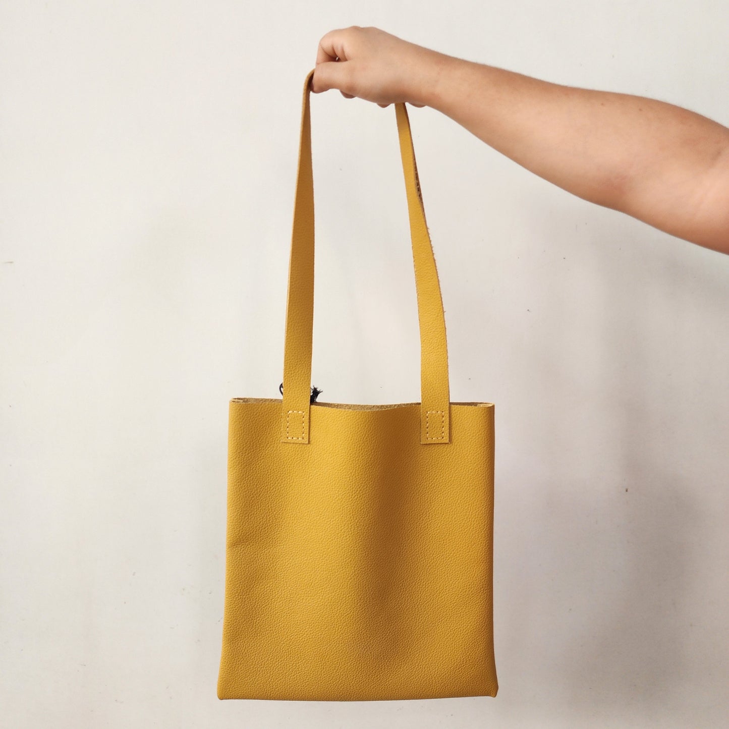 Tote de Piel Mostaza Chica