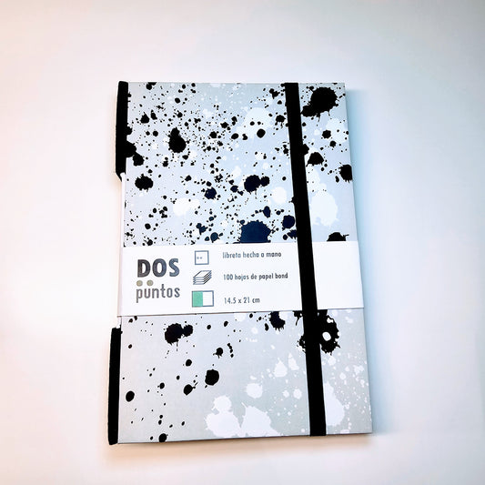 Libreta Gris con Manchas de Tinta