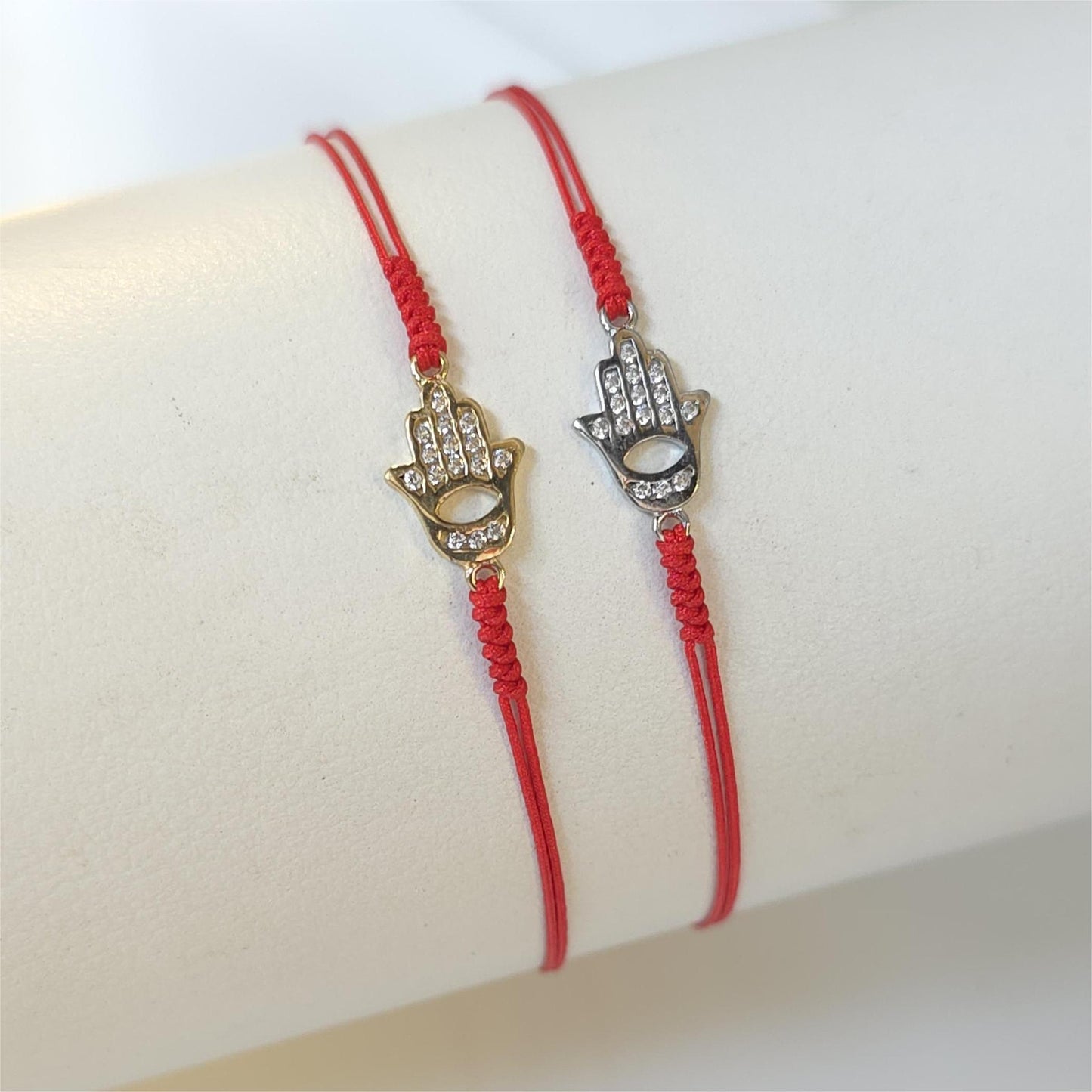 Pulsera Mano de Fatima con zirconias hilo rojo