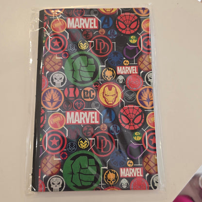 Libreta Delgada Escudos