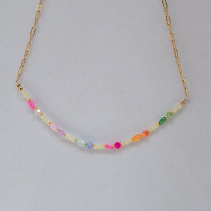 Collar arcoíris suave con cuentas alargadas 🌈