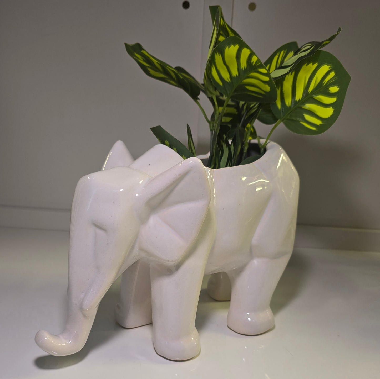 🐘 Maceta Elefante Origami – Blanco Brillante