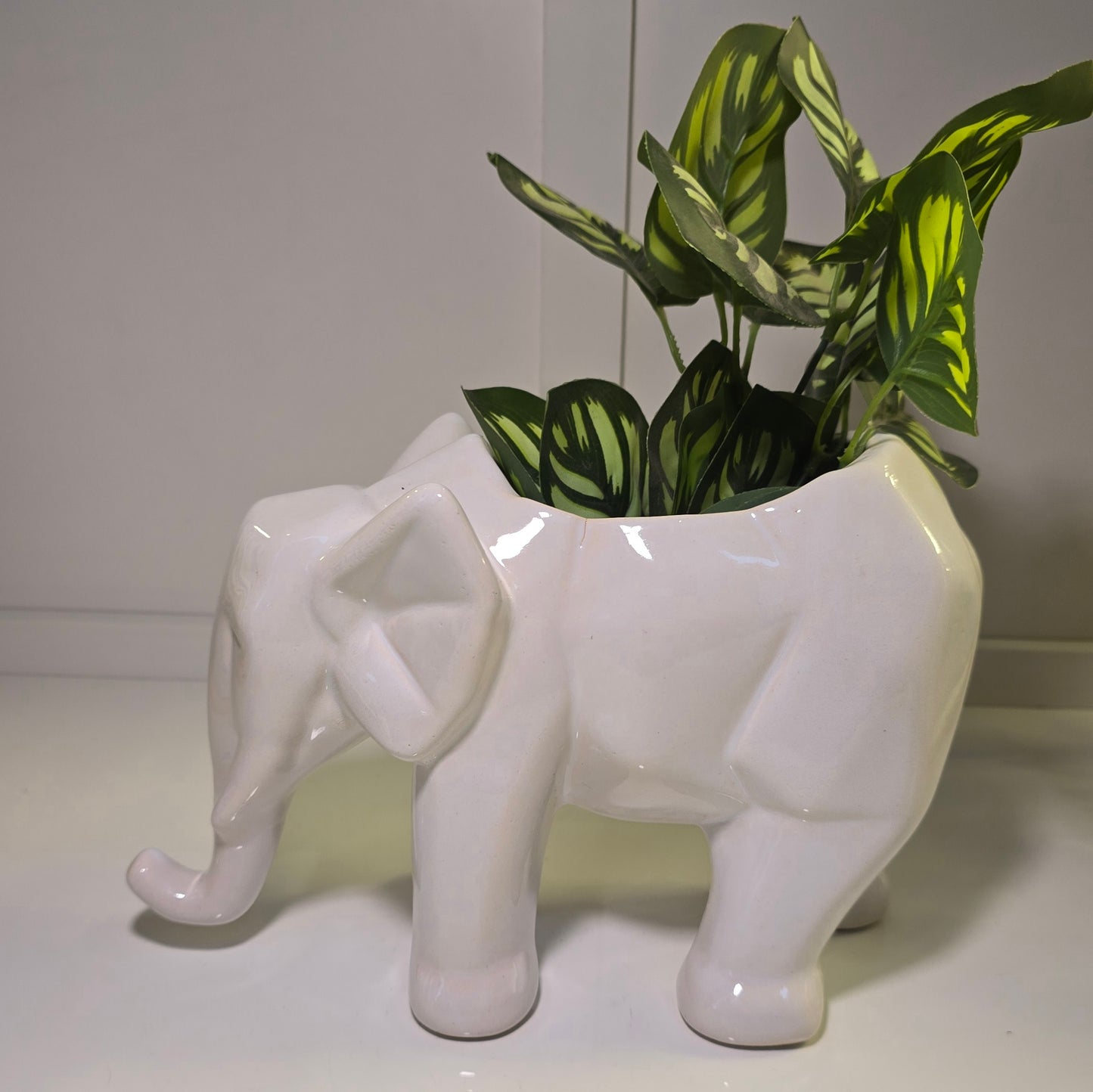 🐘 Maceta Elefante Origami – Blanco Brillante