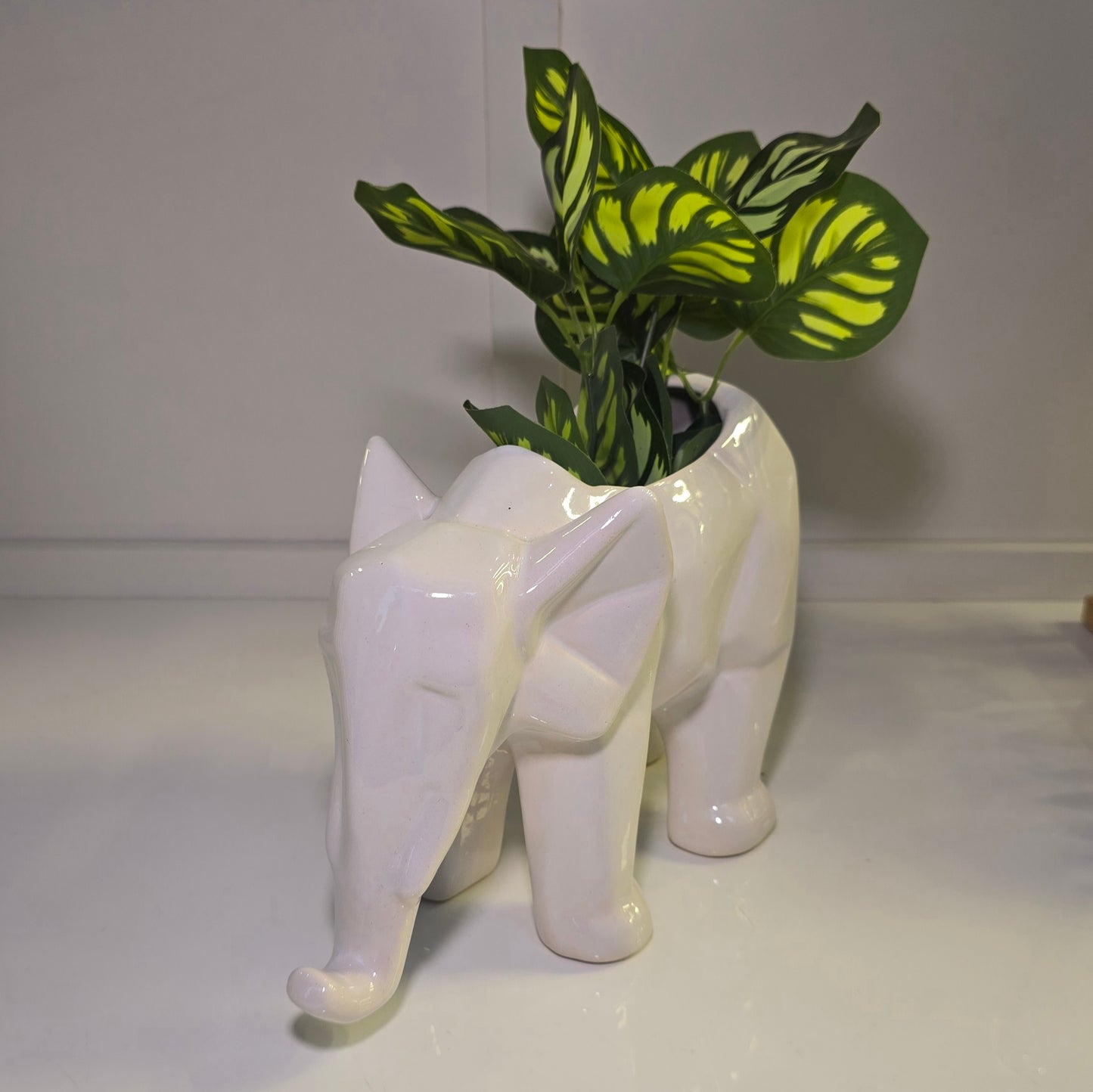 🐘 Maceta Elefante Origami – Blanco Brillante