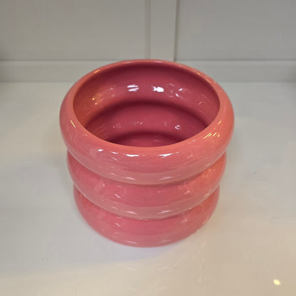Maceta Ondulada Rosa Coral – Dulce, audaz y con alma de diseño 🍓💗