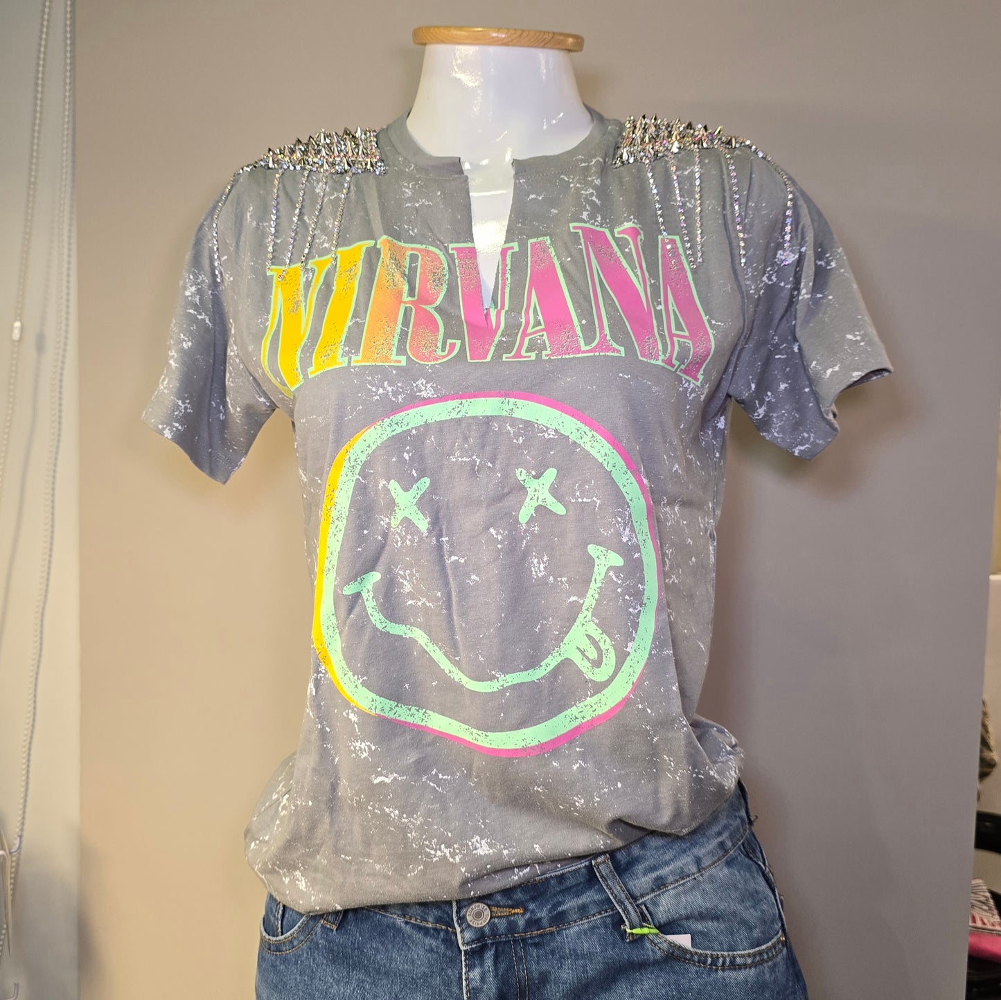 Playera Gris Nirvana Con Hombreras