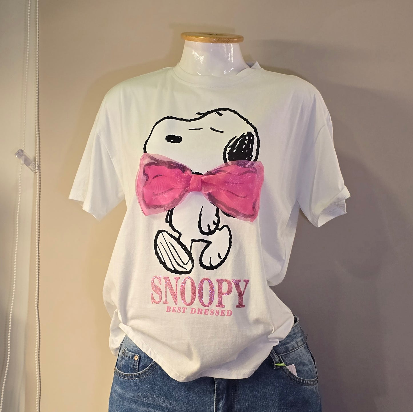 Playera Snoopy Blanca Moño Rosa
