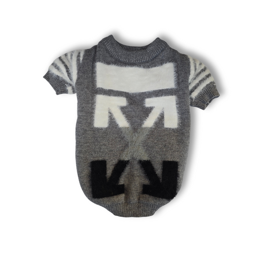 ➡️ Suéter gris con flechas (estilo streetwear)