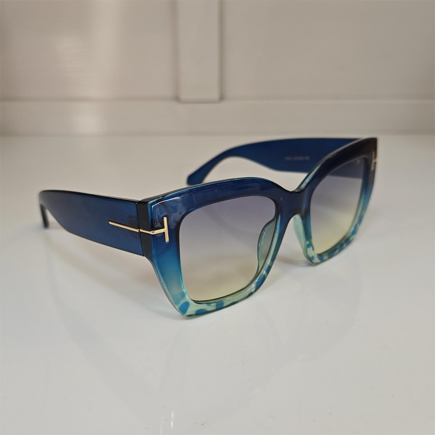 Lentes "Azure" con efecto degradado