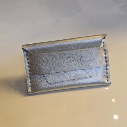 Monedero de piel gris metálico