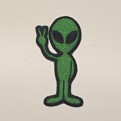 👽 Parche Alien saludando