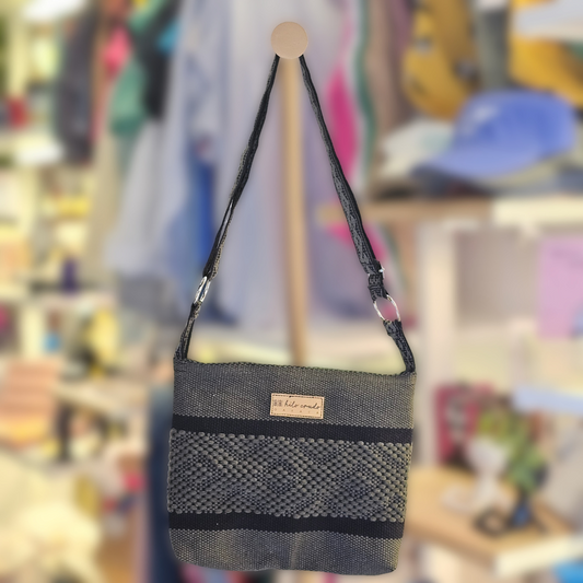 Cross Body Artesanal de Oaxaca Verde con Negro