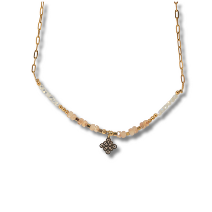 Collar nude con dije✨
