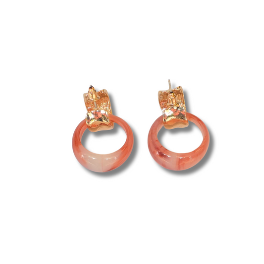Aretes desmontables dúo – Coral mármol & dorado