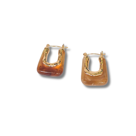 Aretes en U – Vainilla mármol & dorado orgánico
